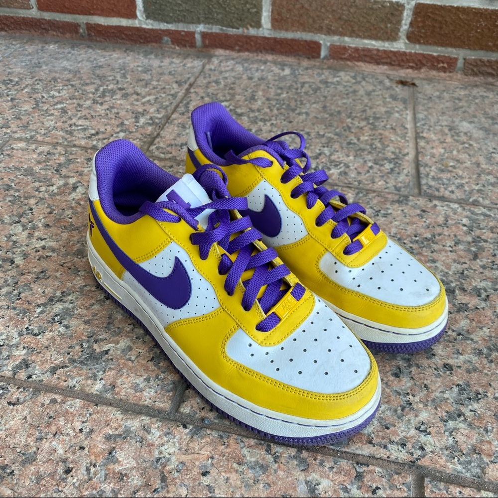 Nike Sneakers - Lakers